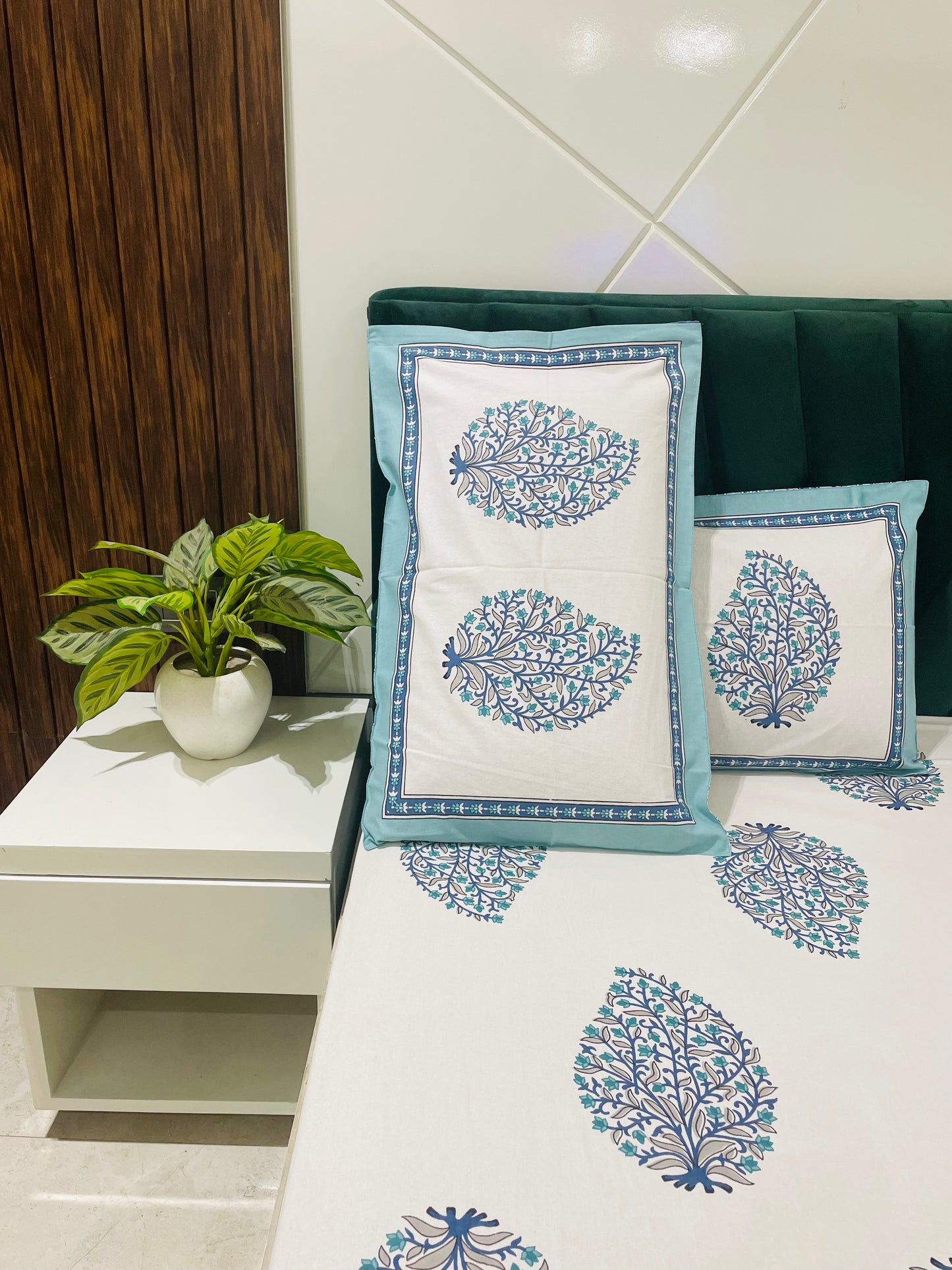 Pure Cotton Bedsheet | 210 TC |