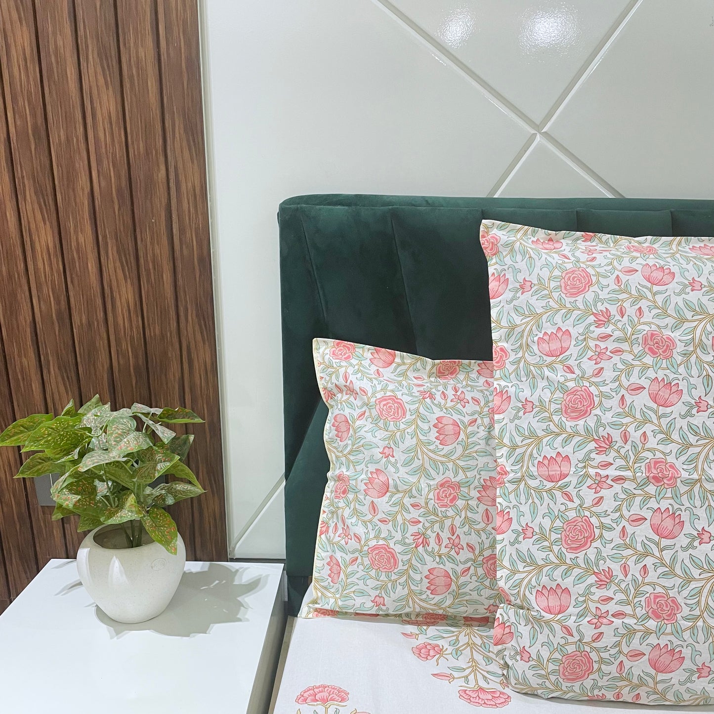 Pure Cotton Bedsheet | 210 TC |