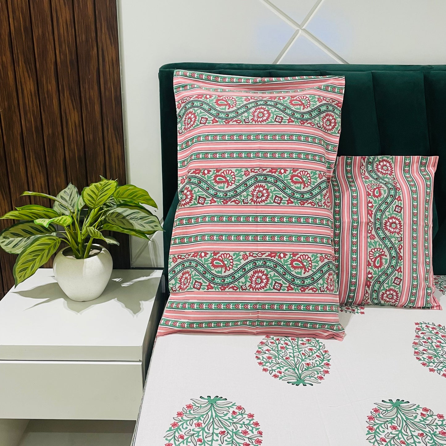 Pure Cotton Bedsheet | 210 TC |