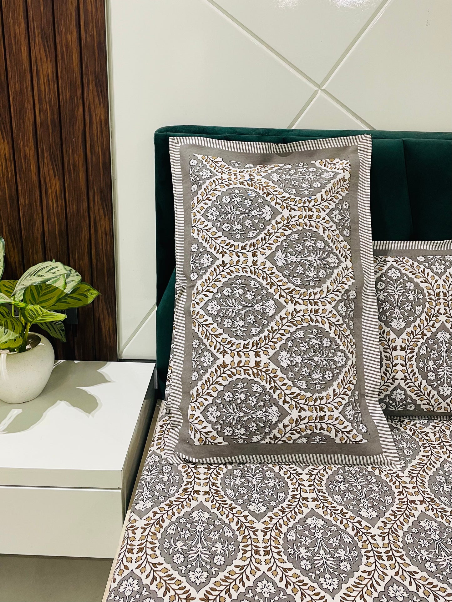 Pure Cotton Bedsheet | 210 TC |