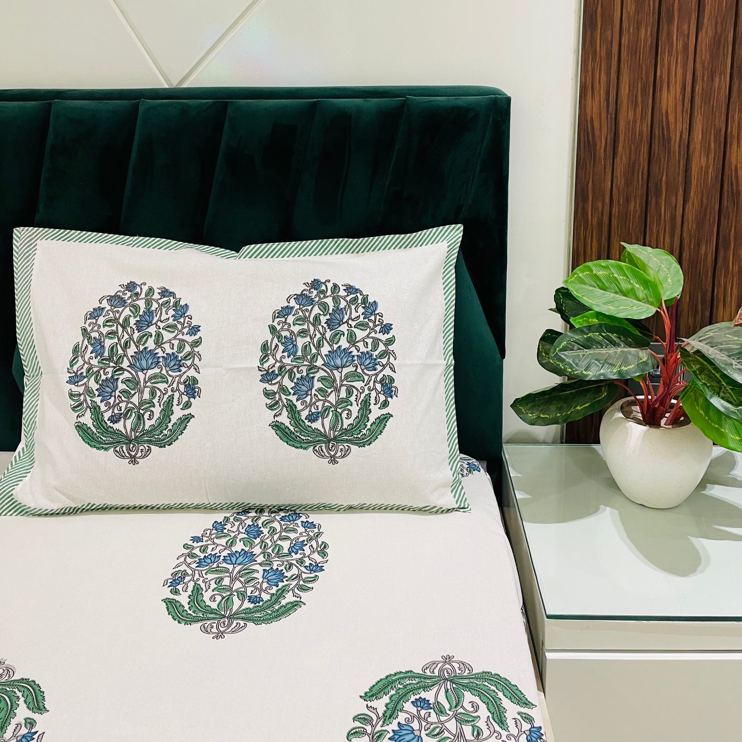 Pure Cotton Bedsheet | 210 TC |