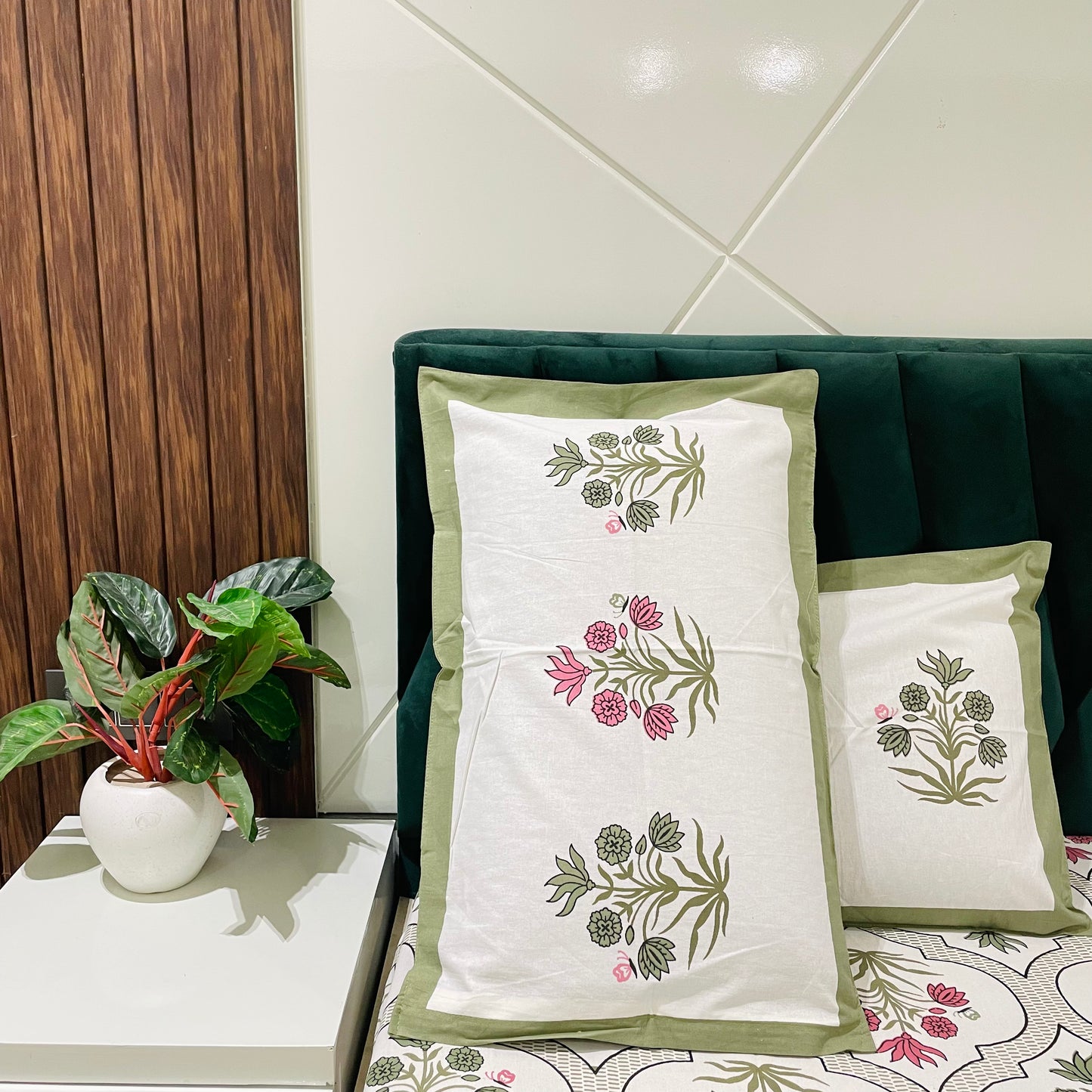 Pure Cotton Bedsheet | 210 TC |