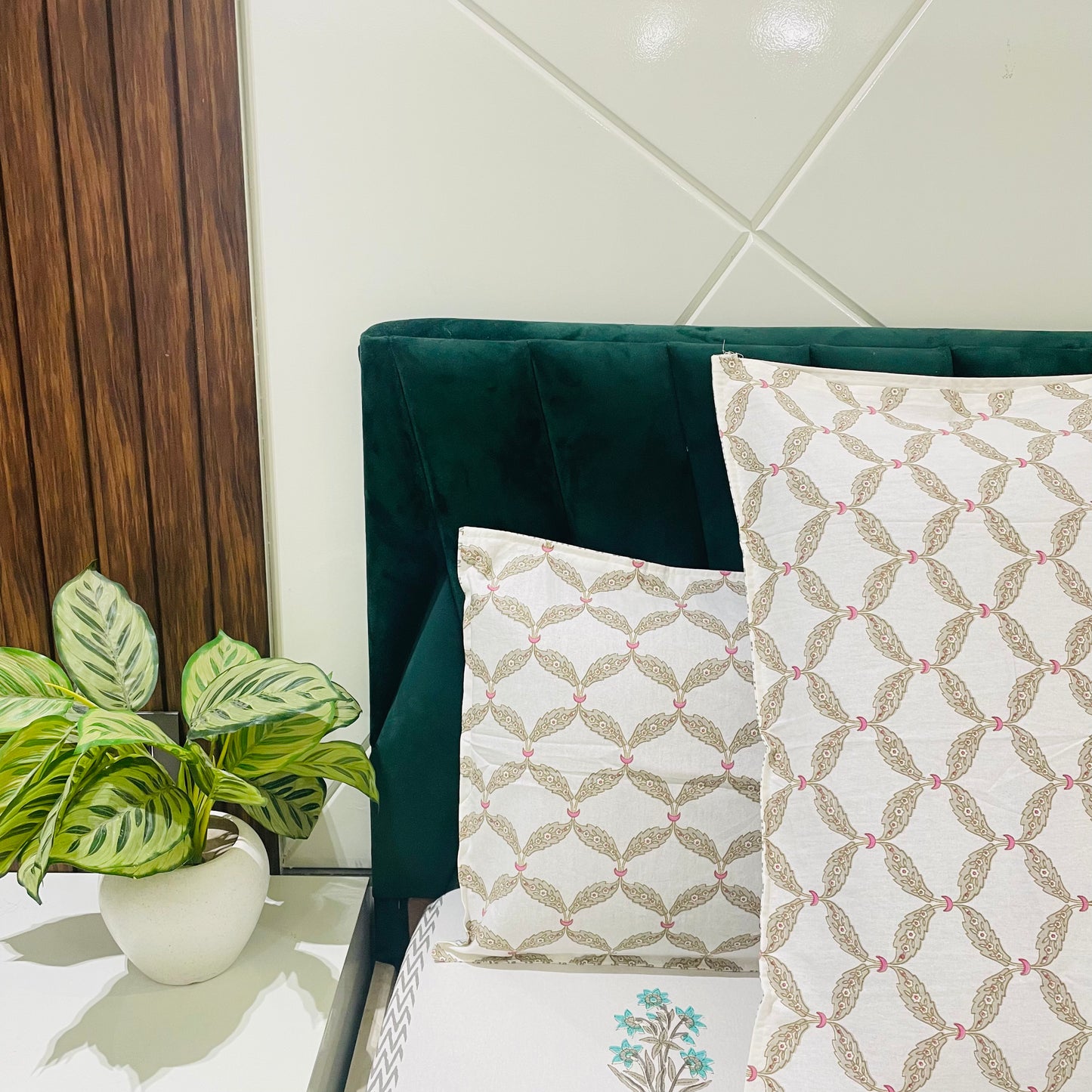 Pure Cotton Bedsheet | 210 TC |