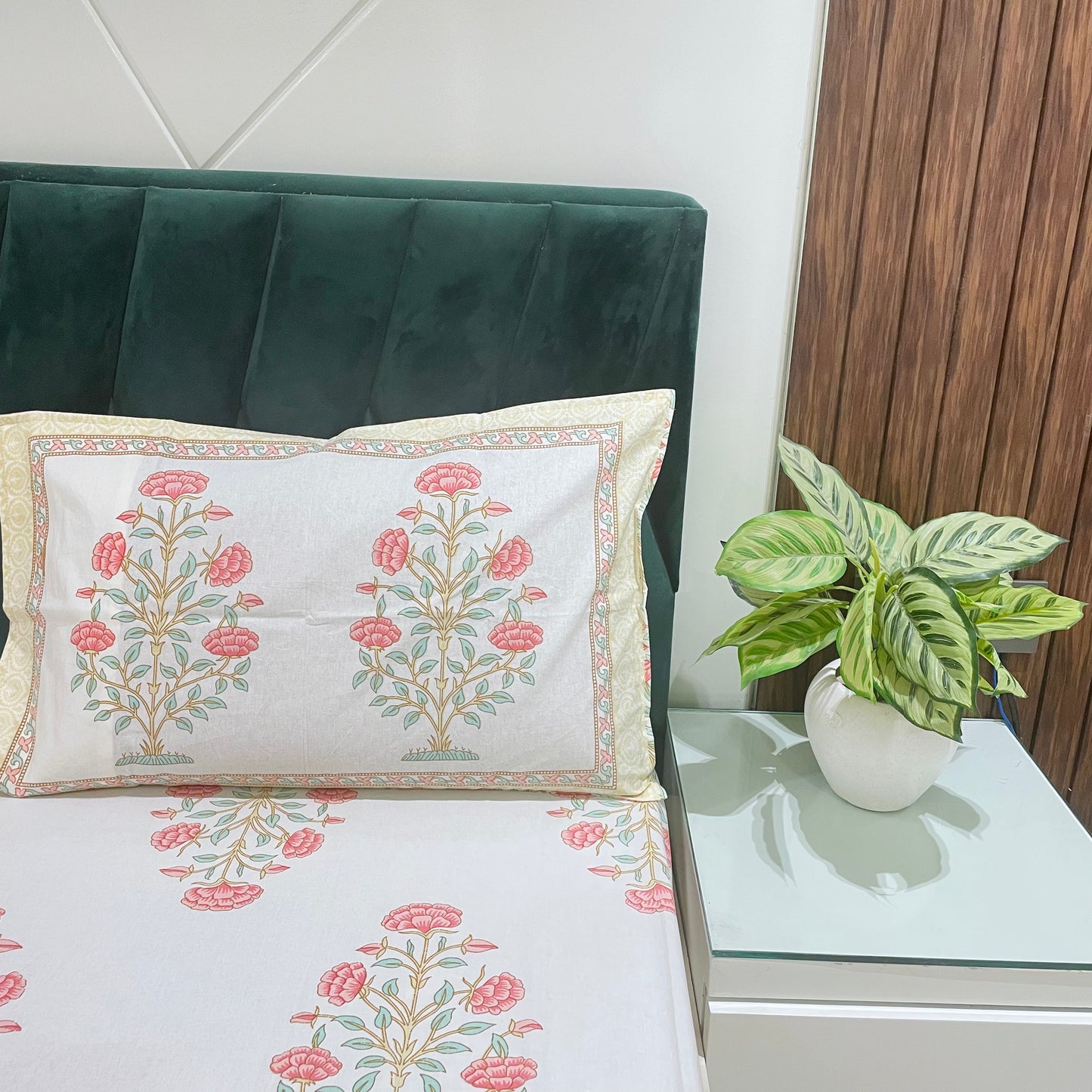 Pure Cotton Bedsheet | 210 TC |