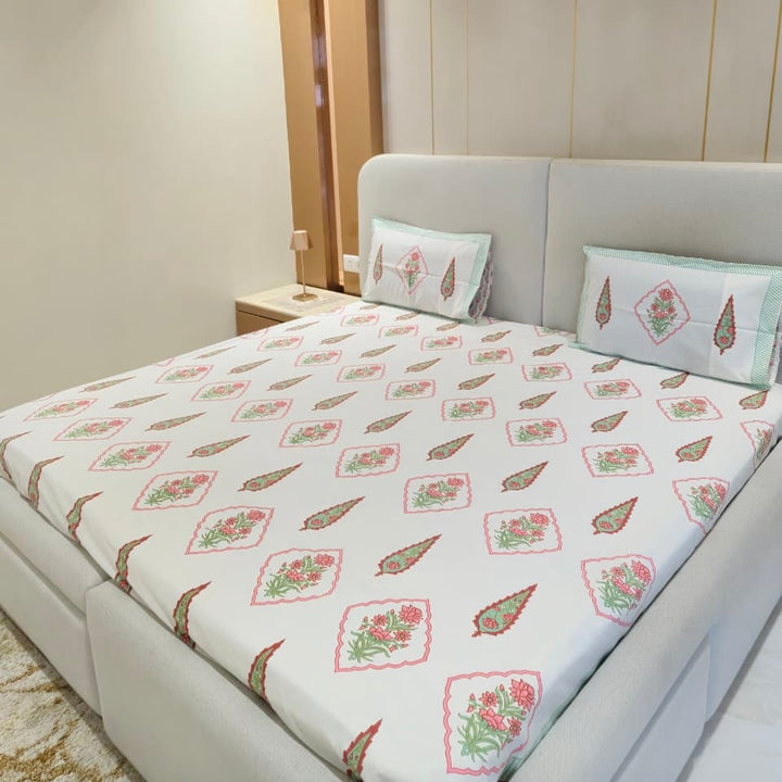 Gulnaar Cotton Bedsheet- Red