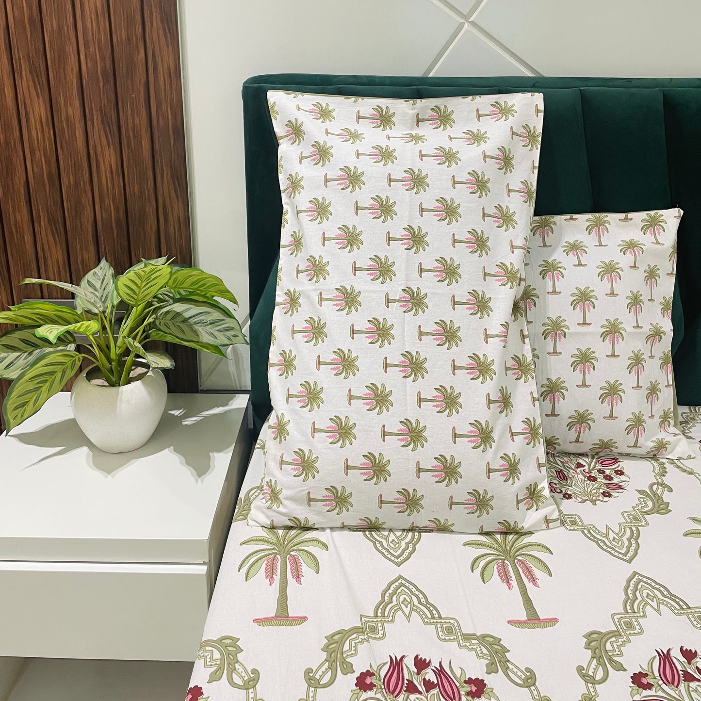 Pure Cotton Bedsheet | 210 TC |