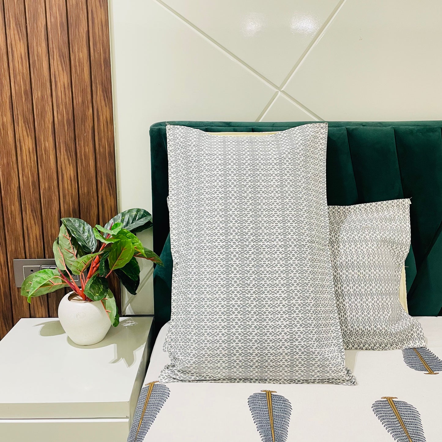 Pure Cotton Bedsheet | 210 TC |