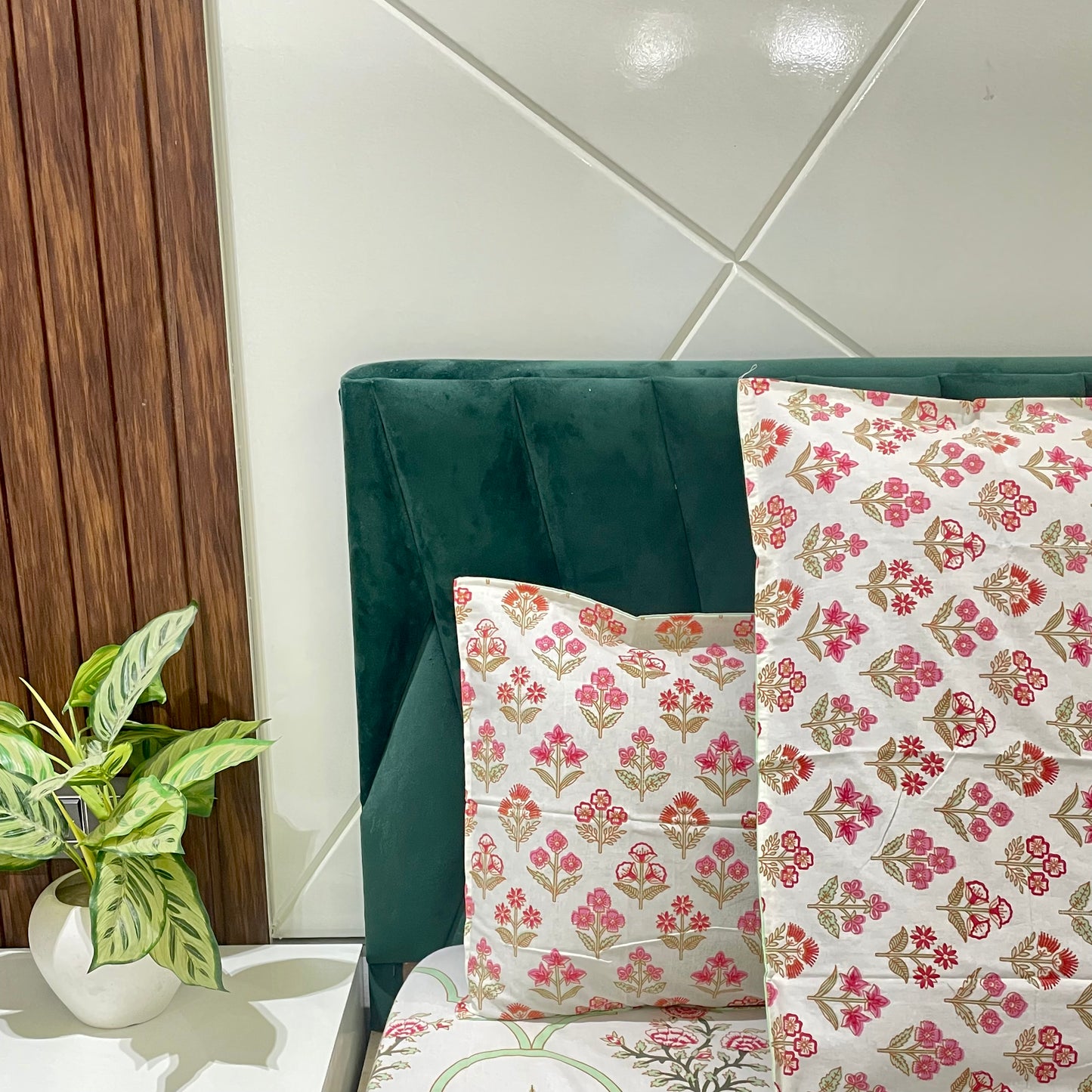 Pure Cotton Bedsheet | 210 TC |