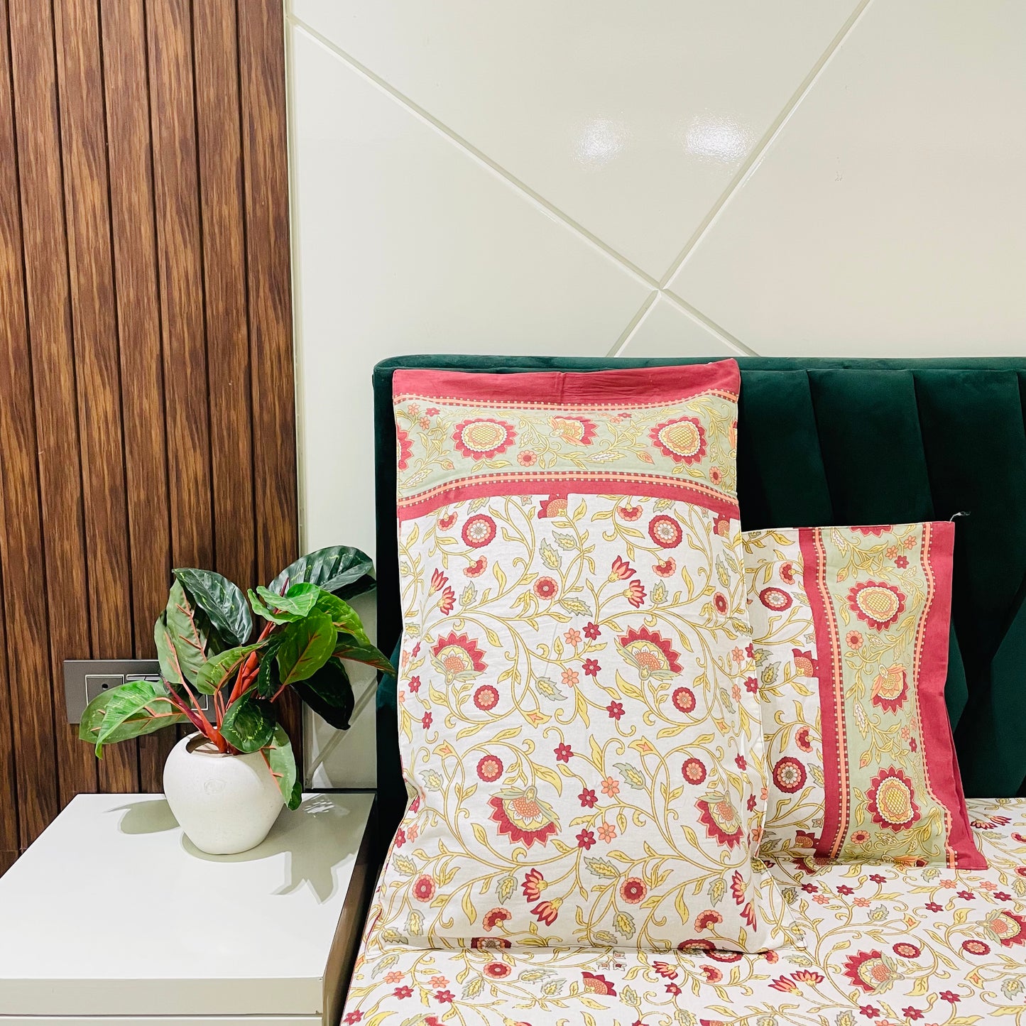 Pure Cotton Bedsheet | 210 TC |