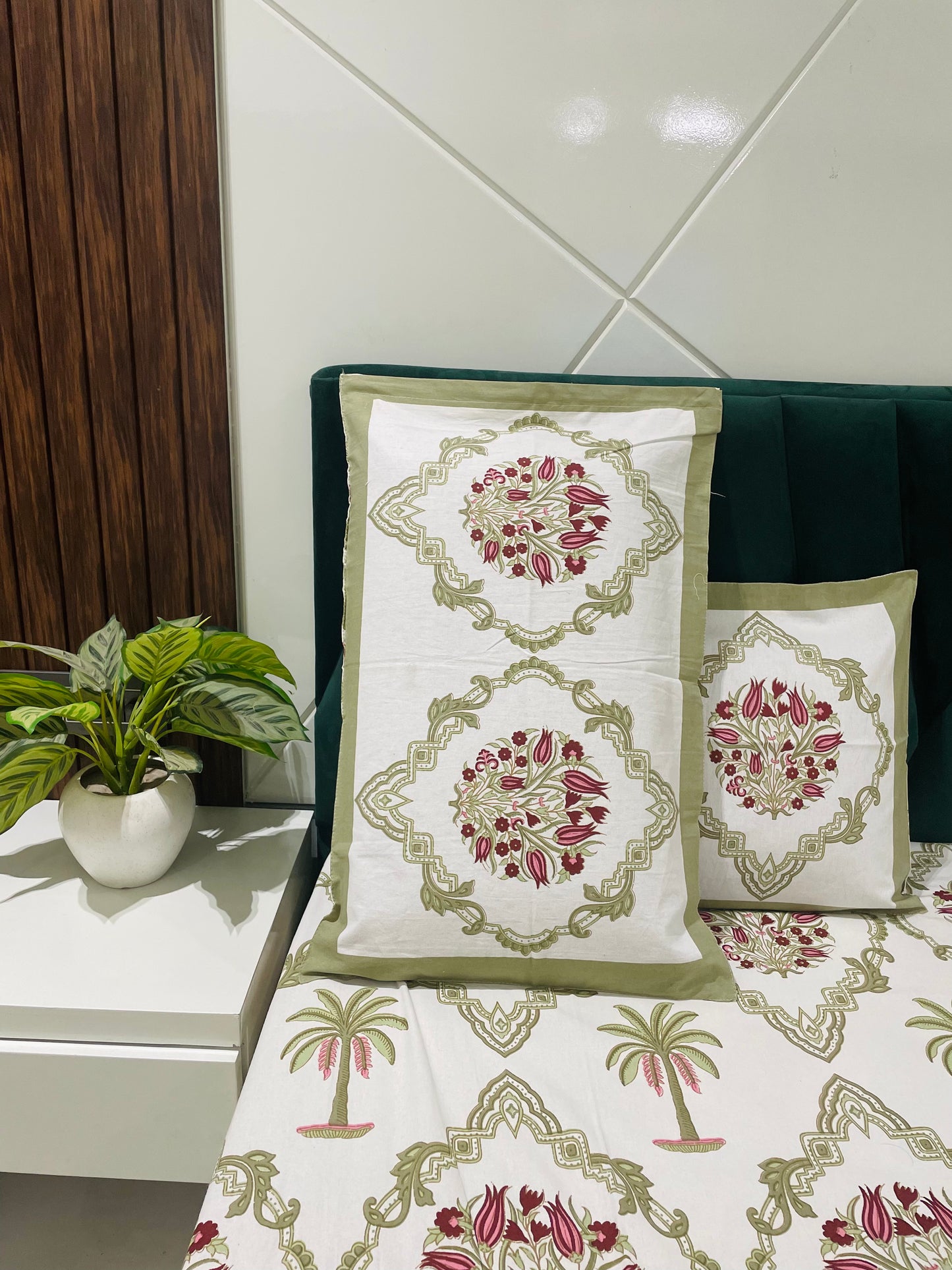 Pure Cotton Bedsheet | 210 TC |