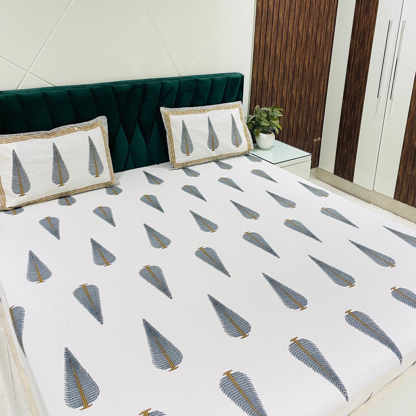 Pure Cotton Bedsheet | 210 TC |