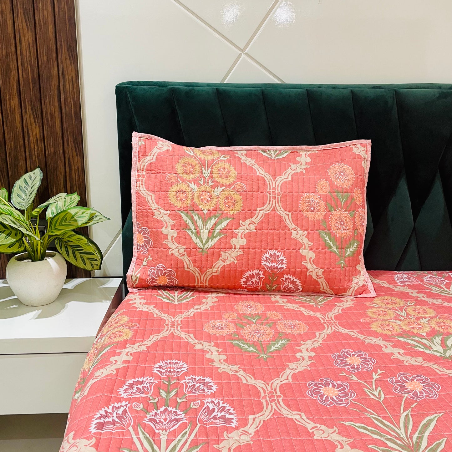 Micro Quilted Bed-Spread with Matching Pillow Covers | 90"x100" |