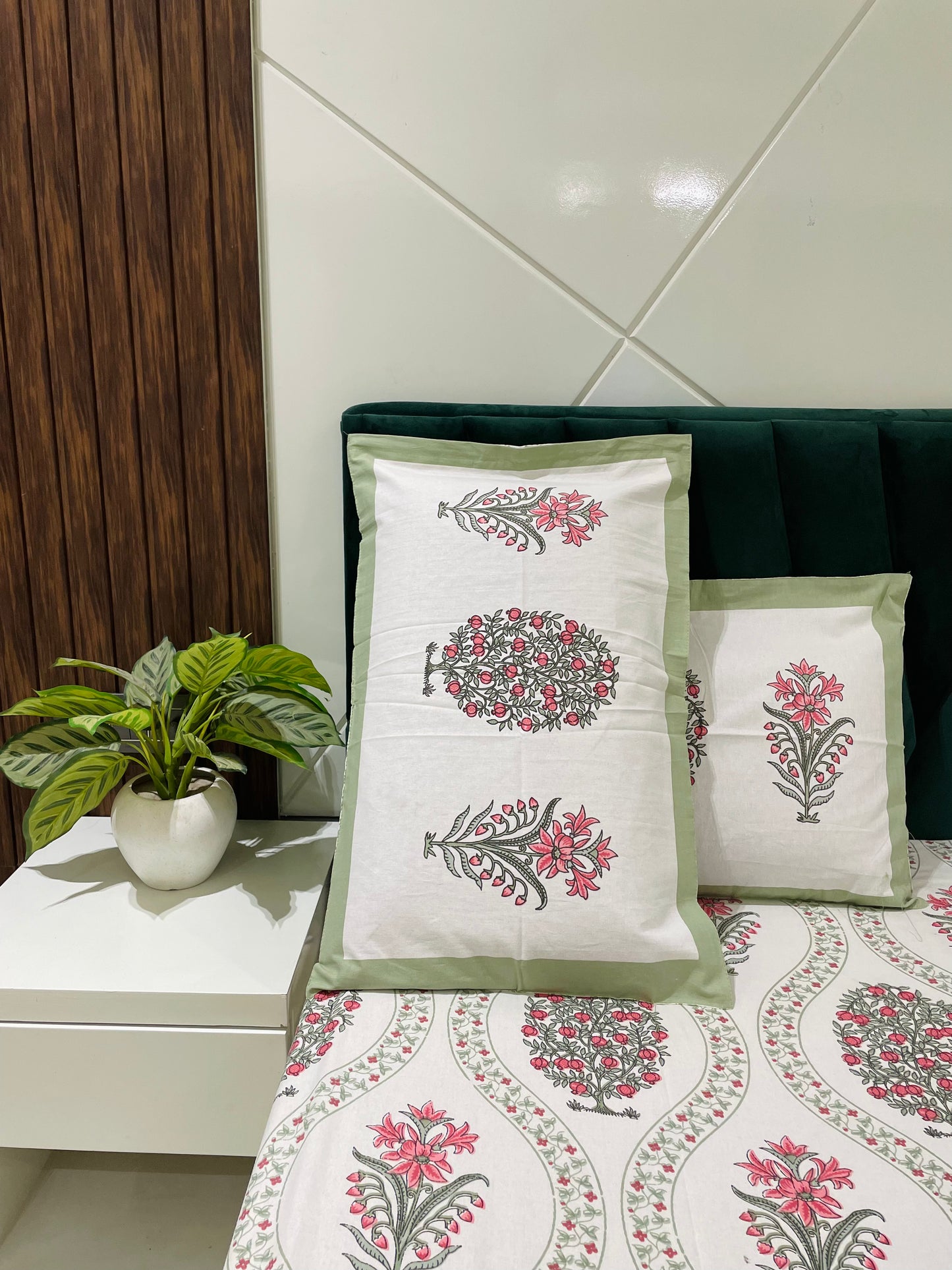 Pure Cotton Bedsheet | 210 TC |