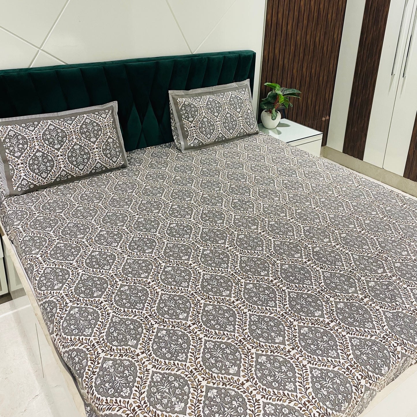 Pure Cotton Bedsheet | 210 TC |