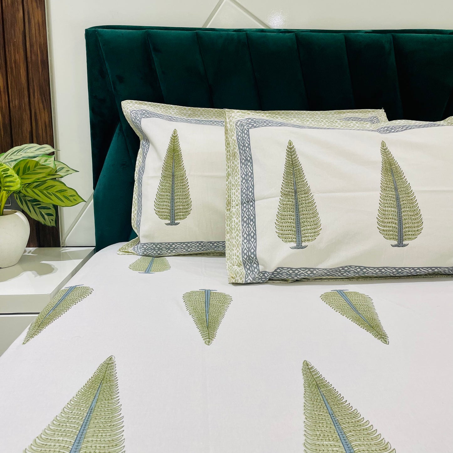 Pure Cotton Bedsheet | 210 TC |