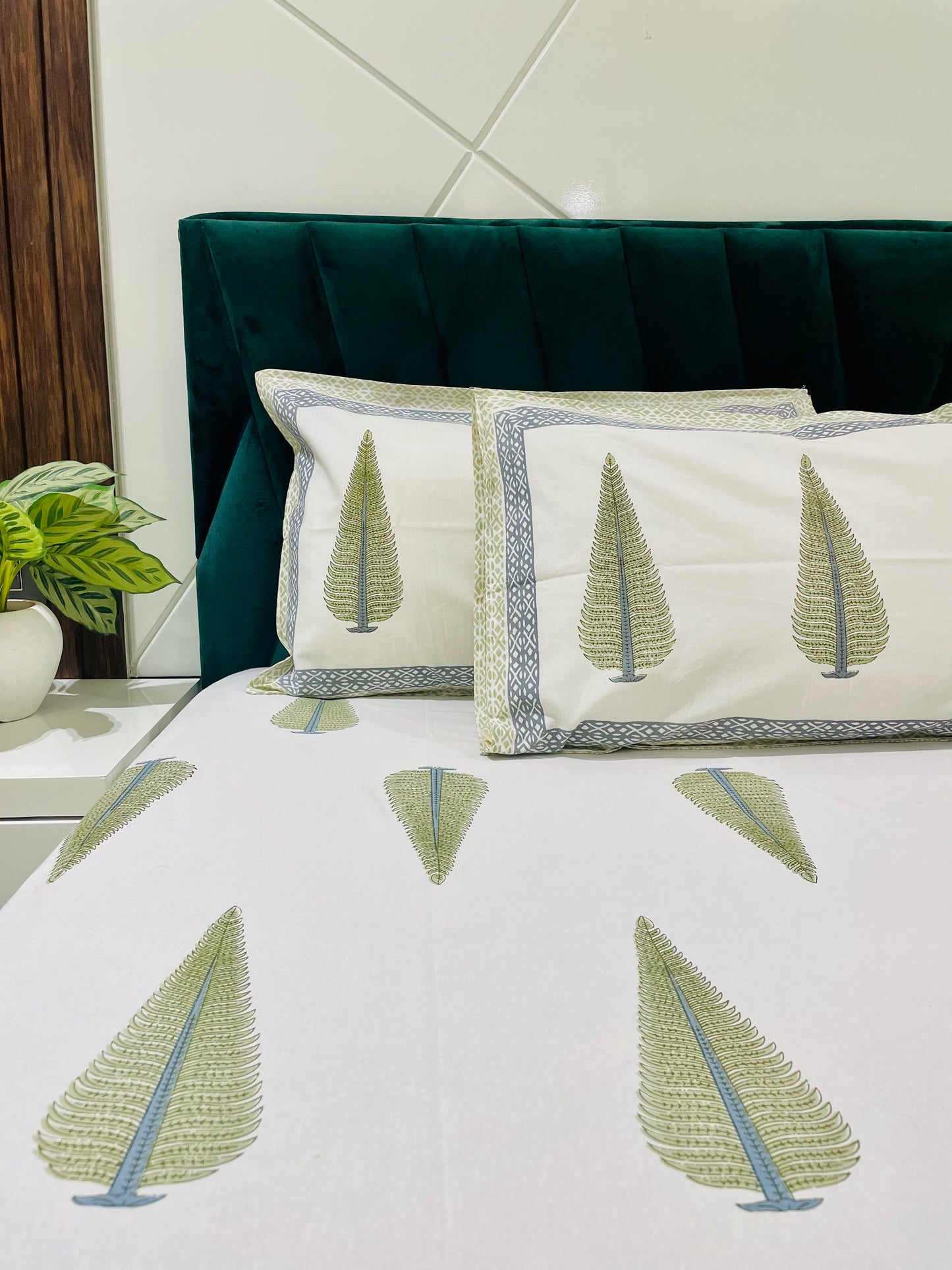 Pure Cotton Bedsheet | 210 TC |