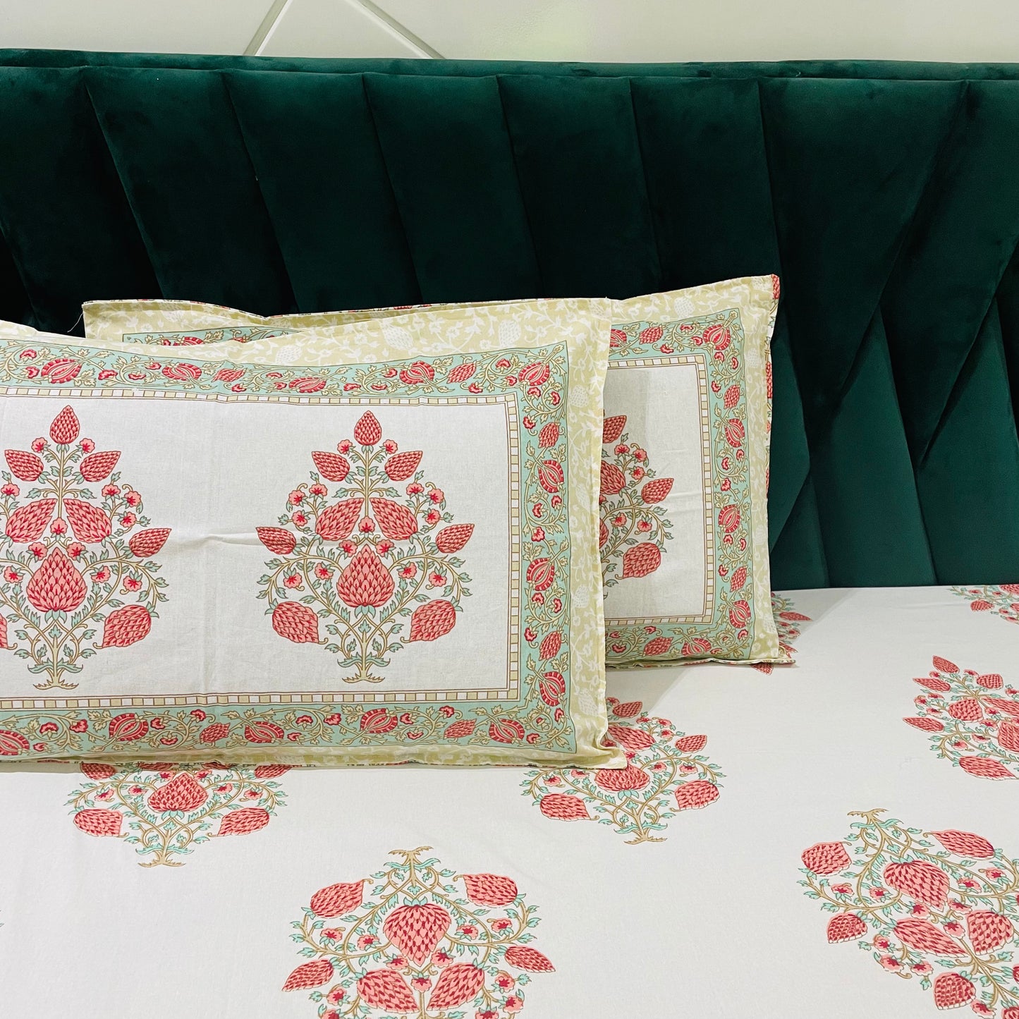 Pure Cotton Bedsheet | 210 TC |