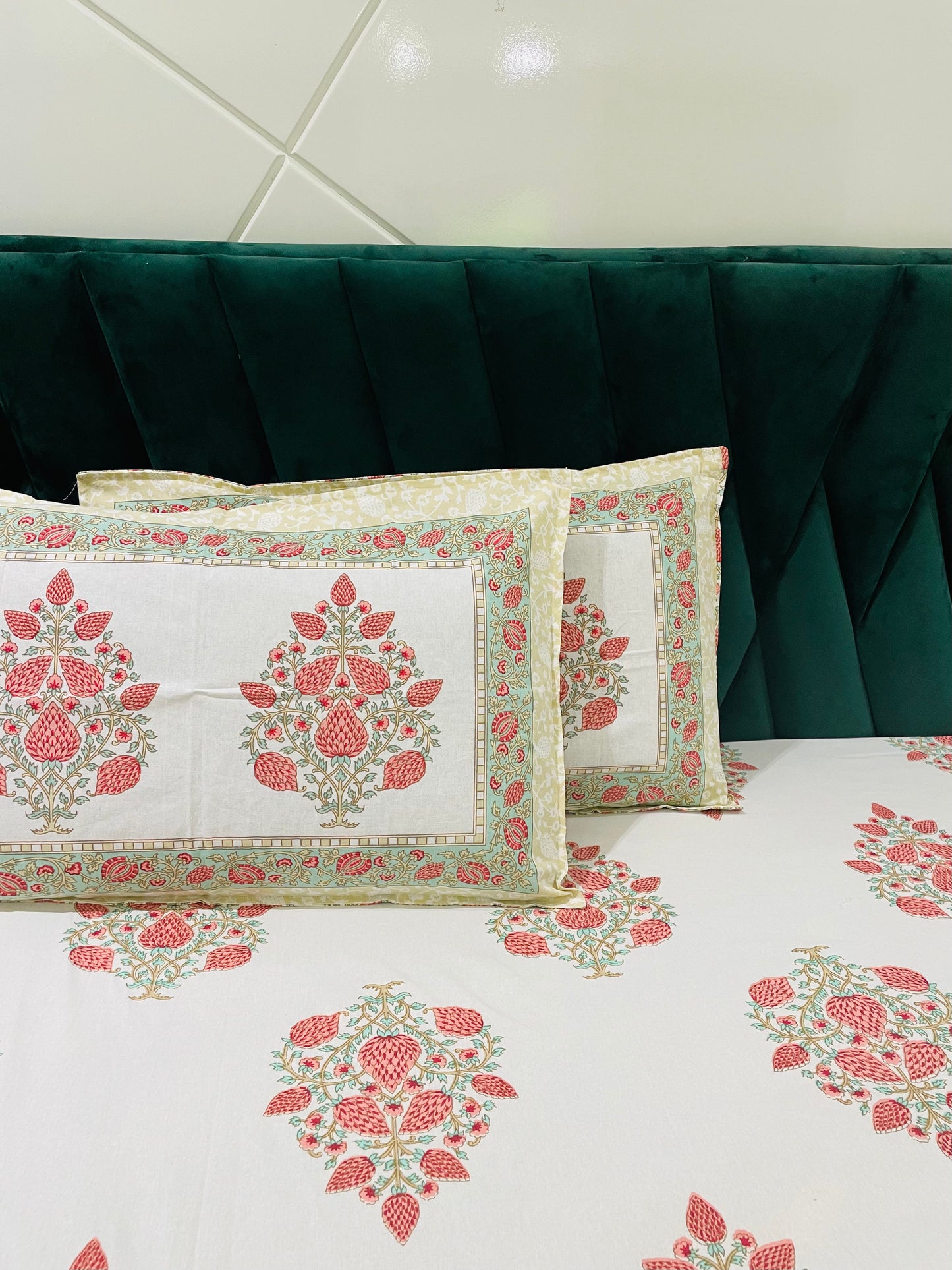 Pure Cotton Bedsheet | 210 TC |