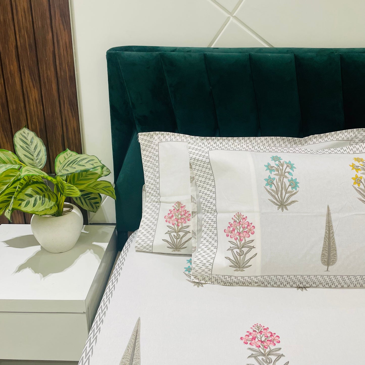 Pure Cotton Bedsheet | 210 TC |