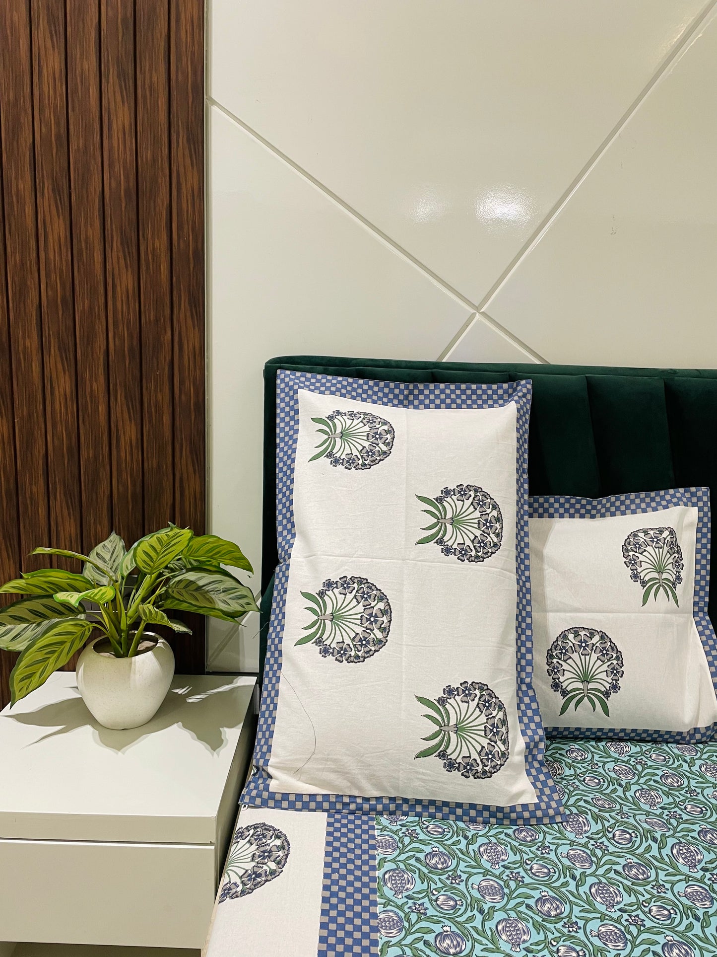 Pure Cotton Bedsheet | 210 TC |